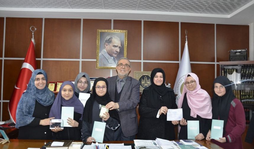 Üftade Kız Kur’an Kursu Öğrencilerinden “Hediyem Kur’an Olsun” Projesine Anlamlı Destek