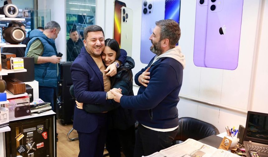 Başkan Arı, İftar Öncesi Meteris Meydanı’nda Esnaf ve Vatandaşlarla Buluştu