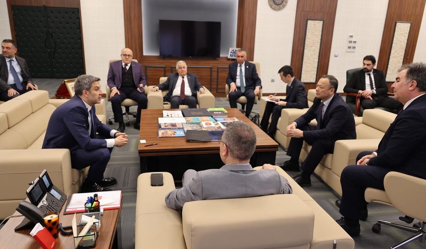 Kapadokya ile Kırgızistan Arasında Turizm Köprüsü: Büyükelçi Ruslan Kazakbaev Alan Başkanlığını Ziyaret Etti