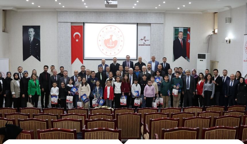 "Nevşehir Okuyor" Projesinde Simya Koleji Öğrencisi Zeki Çakabey Erdoğan'dan Büyük Başarı!