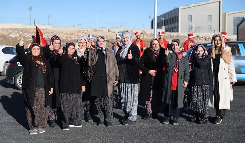 Nevşehir’de Şalvarını Giyip Gelen Kadınlara Özel Slalom Sürüşü