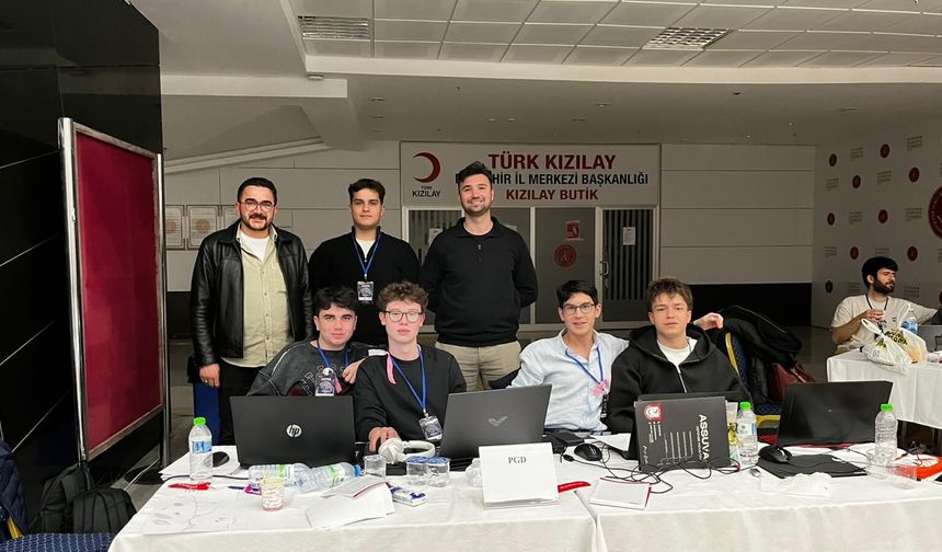 Kardelenli Öğrenciler "TUA Astro Hackathon"da Uzayla Buluştu