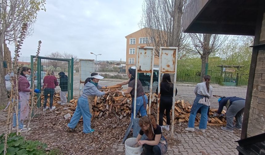 Avanos Güzel Sanatlar Meslek Yüksekokulu’ndan Tuz ve Raku Pişirim Etkinliği