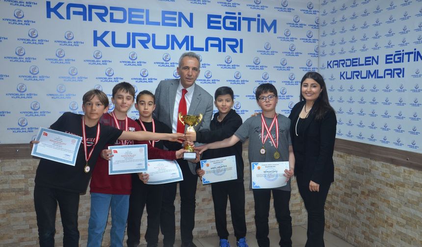 Kardelenli Öğrenciler Akıl ve Zeka Oyunları Turnuvasına Damga Vurdu