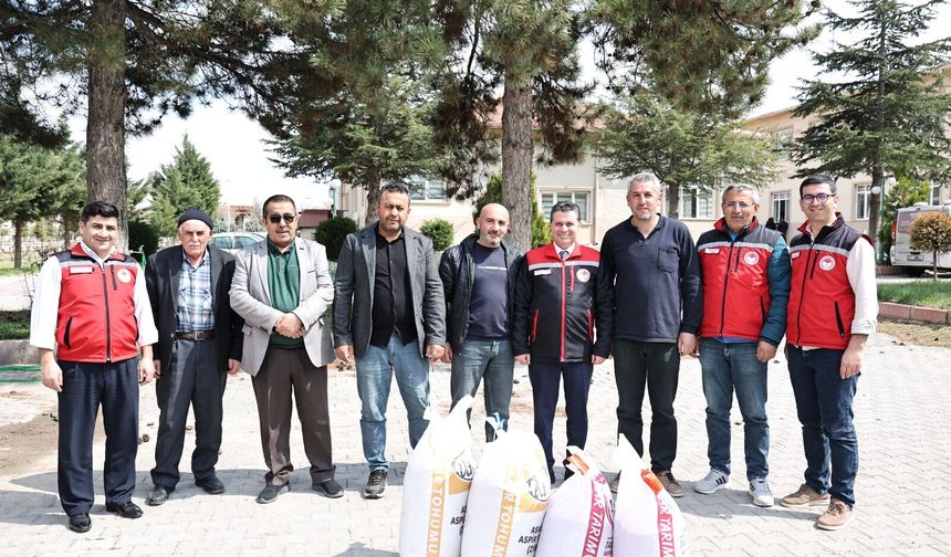 Nevşehir’de Vatandaşa Tohum Desteği Sürüyor: Aspir, Nohut Ve Mercimek Dağıtıldı