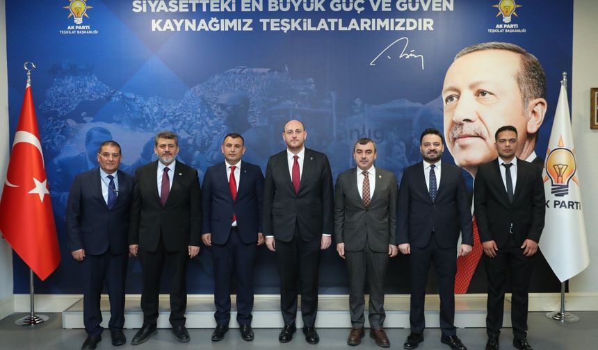 AK Parti Kozaklı İlçe Başkanlığı’nda Bayrak Değişimi