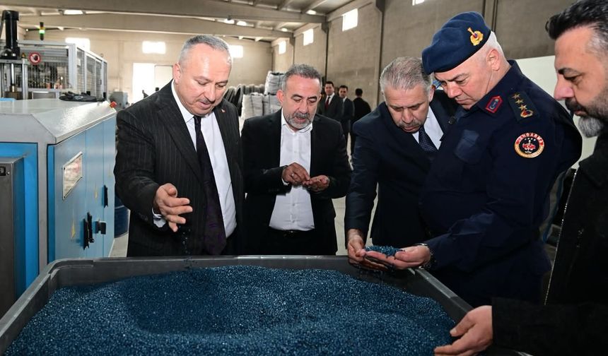 Nevşehir Valisi Ali Fidan Bims ve Plastik Üretim Tesislerinde İncelemelerde Bulundu