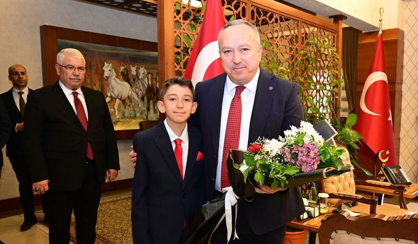 Nevşehir’de 23 Nisan’da Temsili Makam Devri: Vali Koltuğu Mehmet Alp Şahiner’in Oldu