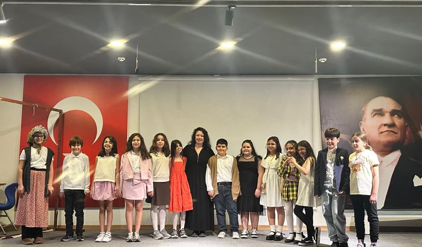 Simya Kolejinde Sahne Işıldadı: Minik Yeteneklerden Dev Performans!