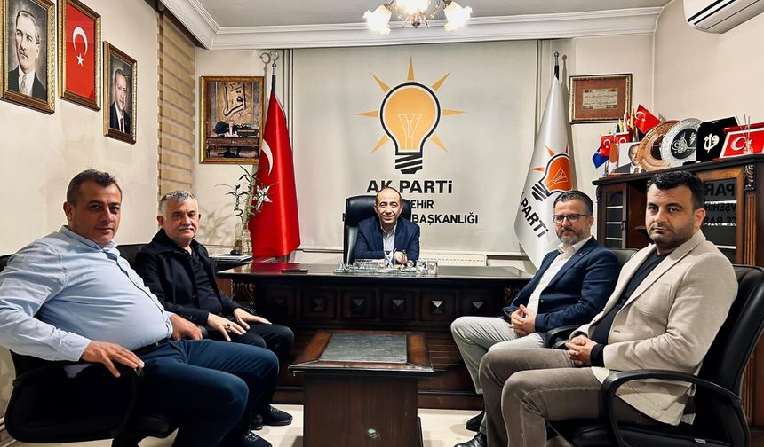 Başkan Serhat Sonugelen, Önceki Dönem Merkez İlçe Başkanlarıyla İstişare Toplantısı Gerçekleştirdi