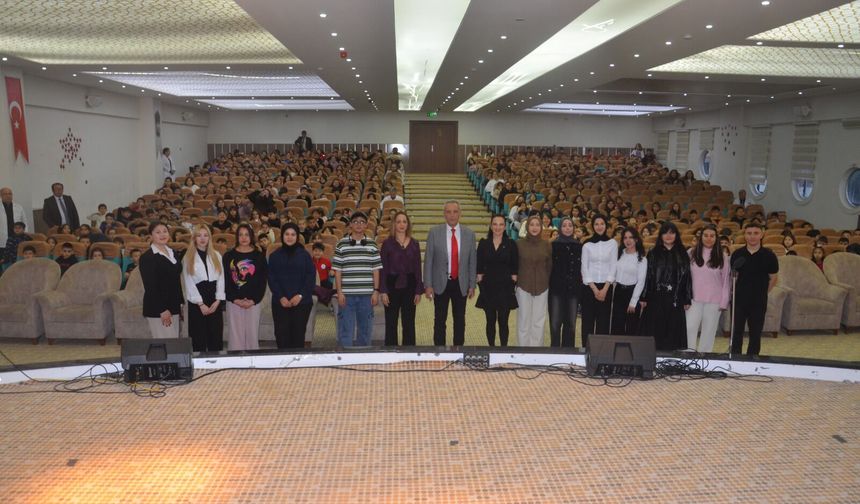 Kardelen’de Tiyatro Şöleni