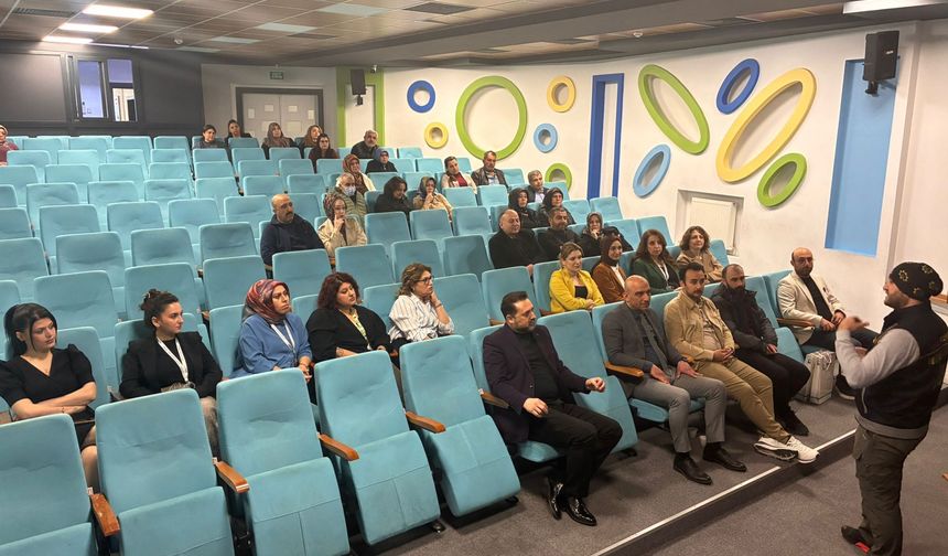 Nevşehir Simya Koleji’nde 9, 10, 11 ve 12. Sınıf Öğrencilerinin Velilerine Yönelik Veli Toplantısı Gerçekleştirildi