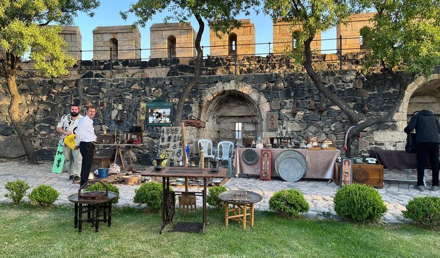 Antika ve Koleksiyon Meraklıları Nevşehir Kalesi’nde Buluşuyor