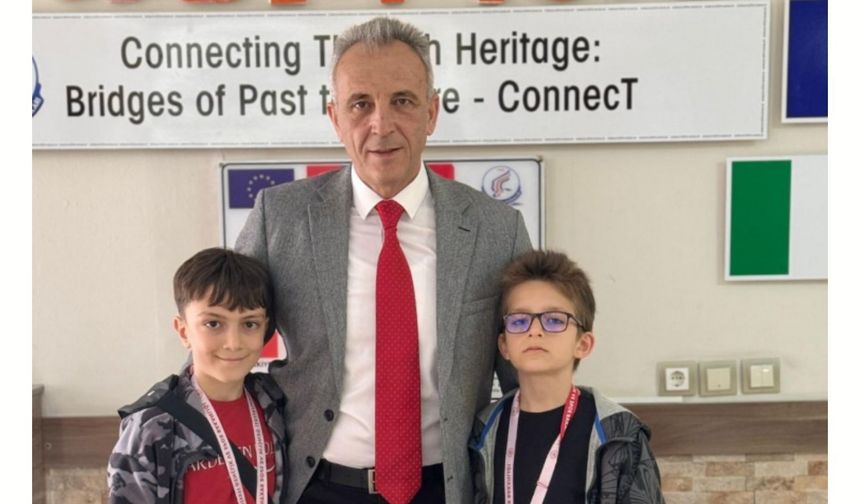 Kardelenli Minikler Teniste İl İkincisi Oldu