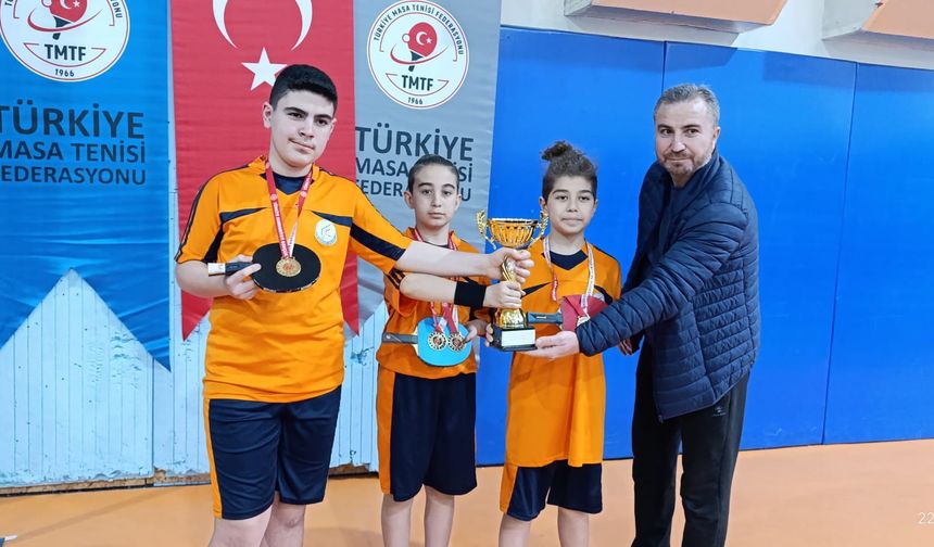 Kardelenli Öğrencilerden Çifte Şampiyonluk