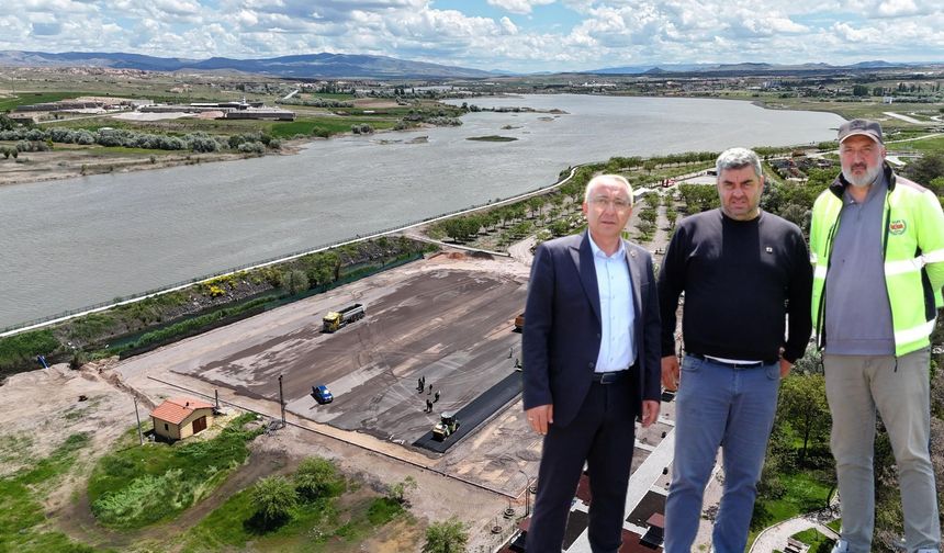 Başkan Erkan Çiftci, Bocce ve Volo Sahası Çalışmalarını Yerinde İnceledi