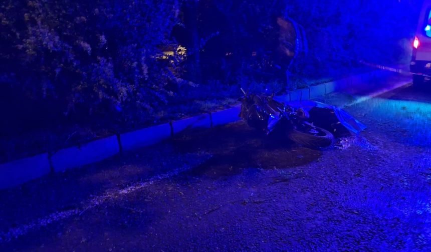 Devrilen Motosikletin Sürücüsü Hayatını Kaybetti
