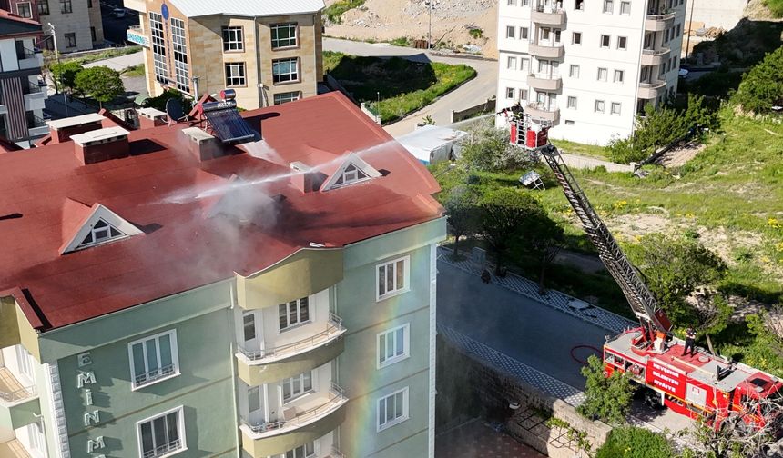 Nevşehir’de Çatı Katındaki Mutfakta Çıkan Yangın Korkuttu