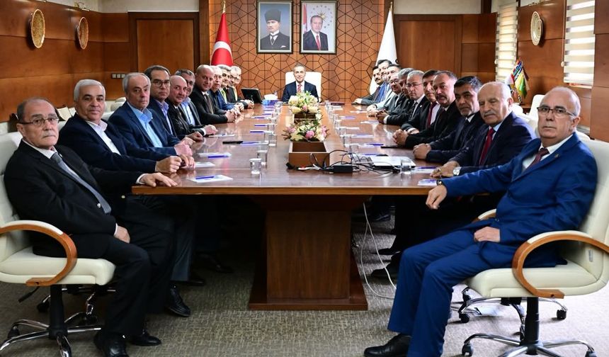 İl Genel Meclisi Üyelerinden Vali Hüseyin Kök’e Hayırlı Olsun Ziyareti