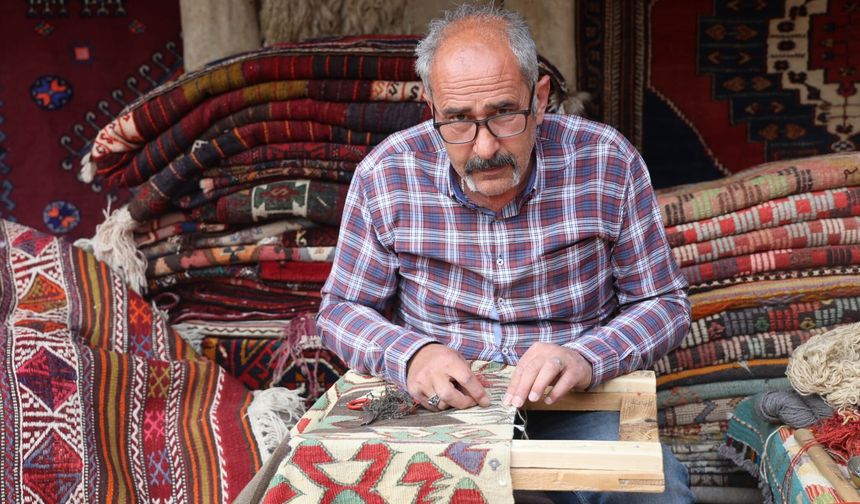 Kapadokya’da Eski Halılar Ustaların Elinde Yeniden Hayat Buluyor