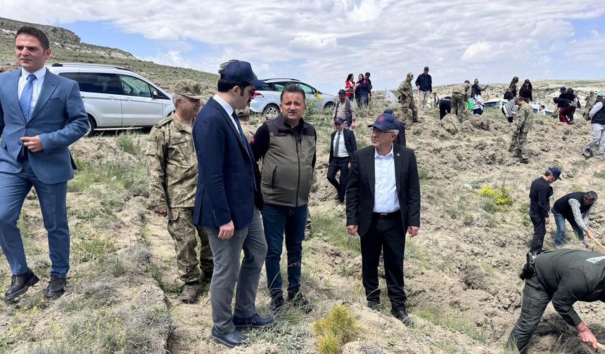 “Mehmetçik Hatıra Ormanı” Fidan Dikim Töreni Yoğun Katılımla Gerçekleştirildi
