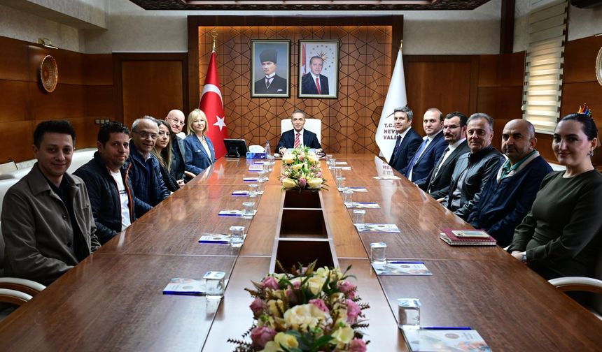 Kapadokya Alan Başkanı Aslanbay ve Komisyon Üyeleri Vali Kök’ü Ziyaret Etti
