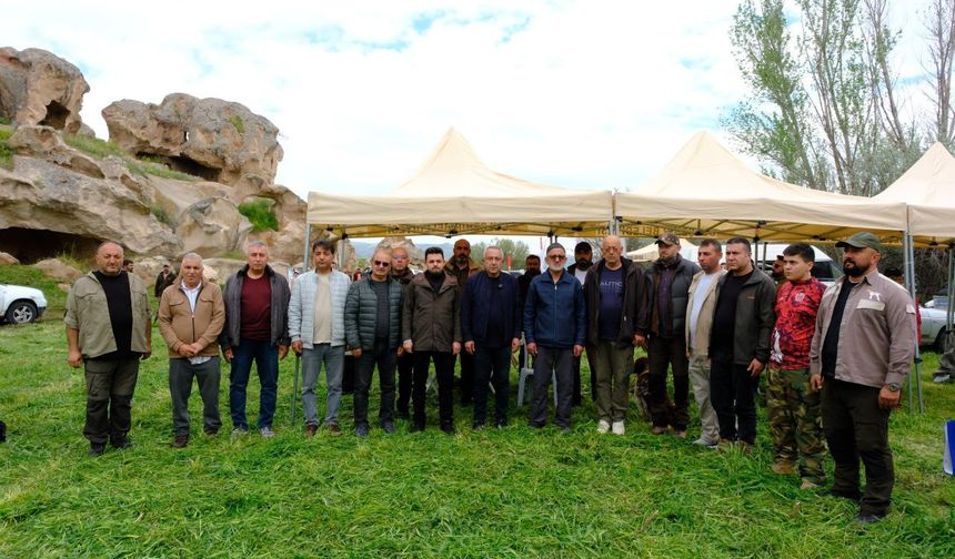 Açıksaray Vadisi’nde “Av Köpeği Irk ve Mera Yarışması” Düzenlendi