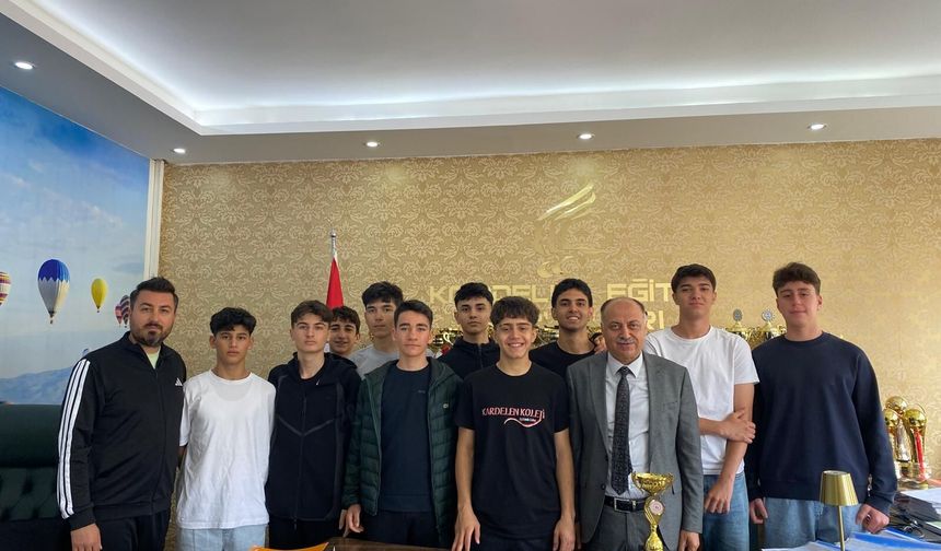 Kardelen futsal takımı il üçüncüsü oldu
