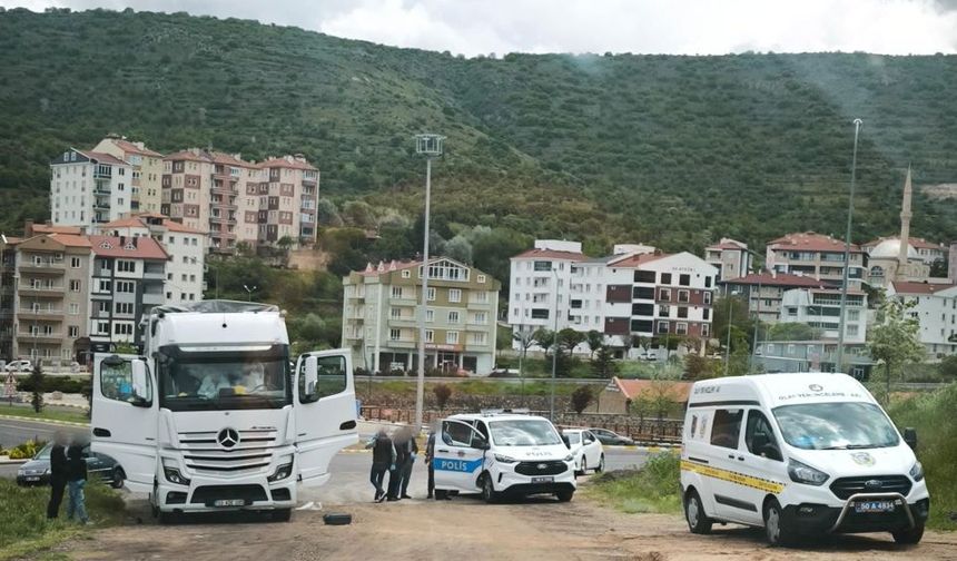 Nevşehir'de Tır Şoförü Aracının İçinde Öl*ü Bulundu
