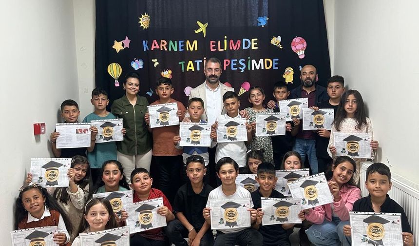 Başkan Güneş Öğrencilerin Karne Heyecanına Ortak Oldu