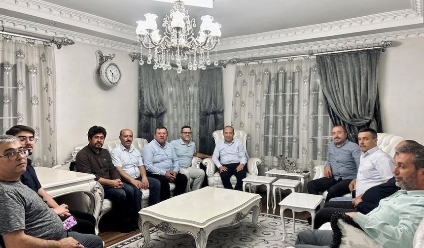 AK Parti Nevşehir Merkez İlçe Başkanı Serhat Sonugelen’den Hacdan Gelen Vatandaşlara Ziyaret