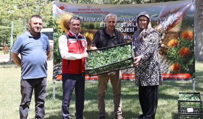 Nevşehir'de Üreticilere %75 Hibeli Karnabahar ve Brokoli Fidesi Dağıtıldı