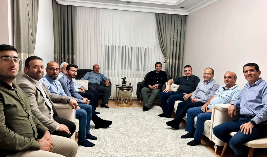 AK Parti Nevşehir Merkez İlçe Başkanı Serhat Sonugelen ve Beraberindeki Heyetten Salih Köybaşı’na Hac Ziyareti