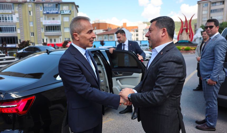 Nevşehir Valisi Hüseyin Kök’ten Belediye Başkanı Rasim Arı’ya İade-i Ziyaret