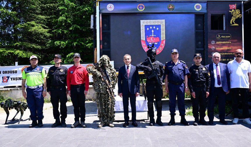Vali Hüseyin Kök, Jandarma Teşkilatının 187. Kuruluş Yıl Dönümü Kapsamında Açılan Tanıtım Standını Ziyaret Etti