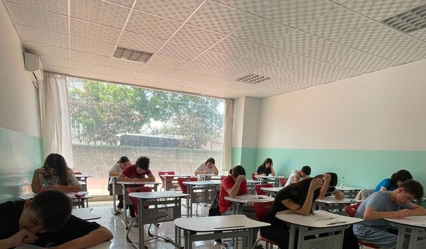 Simya Kolejinden 8. Sınıf Öğrencilerine LGS Provası