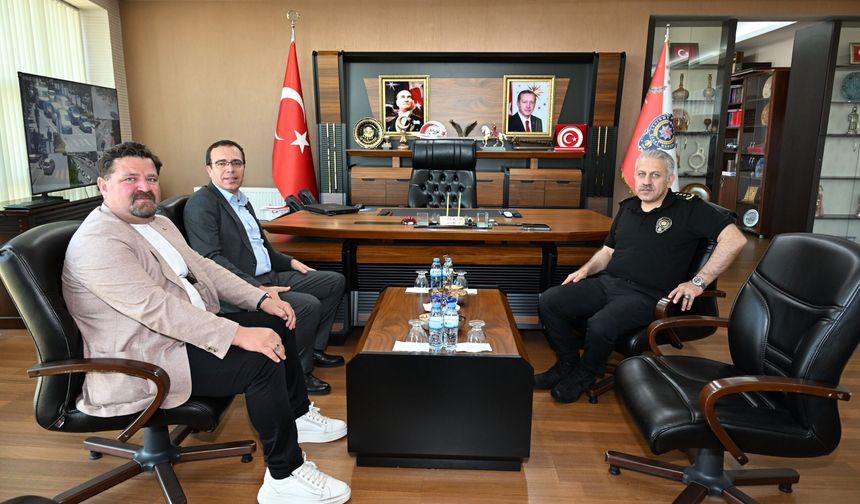 Meteoroloji Eski Bölge Müdürü Serkan Tepe ile İş İnsanı Murathan Kavak, İl Emniyet Müdürü Serkan Karaman’ı Ziyaret Etti