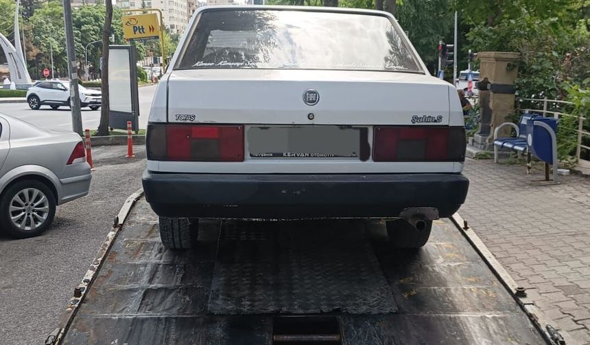 Nevşehir’de Baltayla Yol Kesti: Ehliyeti İptal Edildiği Halde Araç Kullanan Sürücüye 420 Bin TL Ceza, Araç 60 Gün Trafik