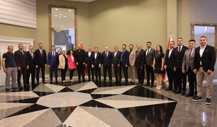 Belediye Başkanı Rasim Arı ve Belediye Meclis Üyelerinden, Emniyet Genel Müdürü Ali Fidan’a Ziyaret