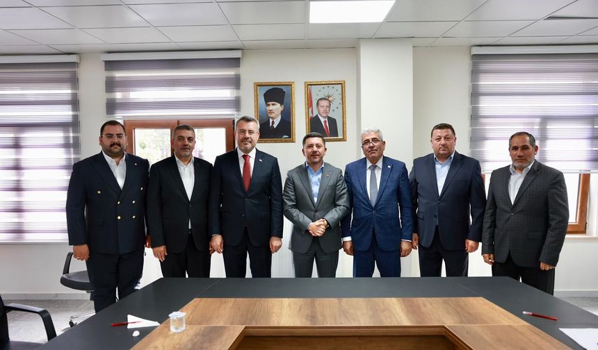 İKNEVDER Yönetiminden Belediye Başkanı Rasim Arı’ya Ziyaret