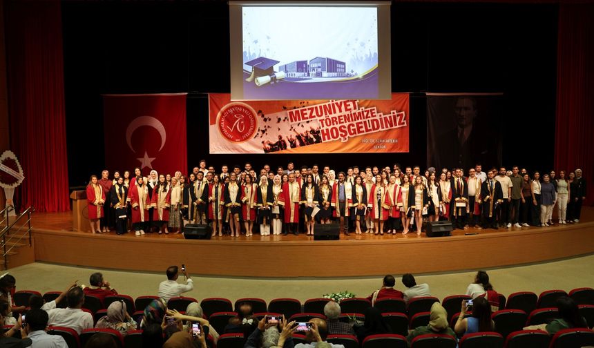 NEVÜ Diş Hekimliği Fakültesi İlk Mezunlarını Verdi