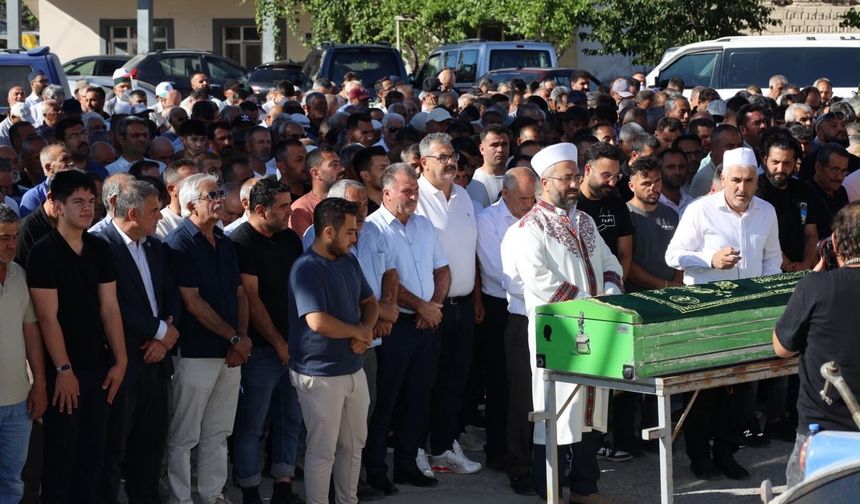 Almanya’dan Memleketlerine Giderken Kazada Hayatını Kaybeden 3 Kişi Son Yolculuğuna Uğurlandı