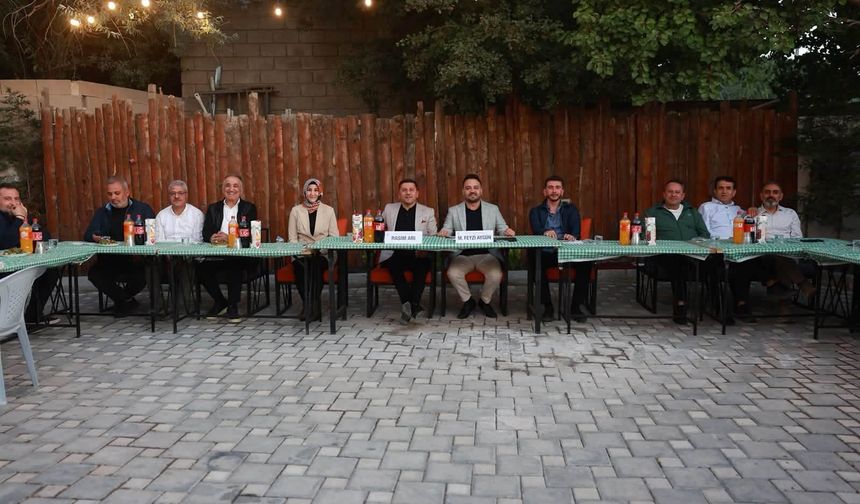 AK Parti'de Haftalık Yönetim Kurulu Toplantısı Başkan Rasim Arı'nın Katılımıyla Gerçekleştirildi