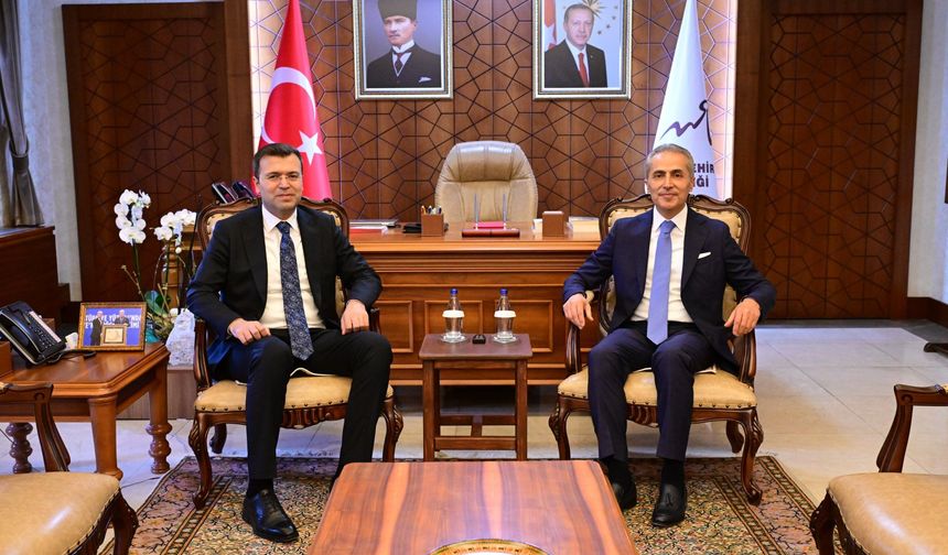 Niğde Valisi Nedim Akmeşe'den Vali Hüseyin Kök'e Hayırlı Olsun Ziyareti