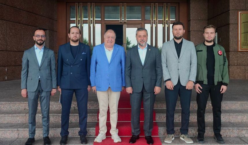Milletvekili Süleyman Özgün ve Enderun Mühendislik Kulübünden NTSO Başkanı Arif Parmaksız'a Ziyaret