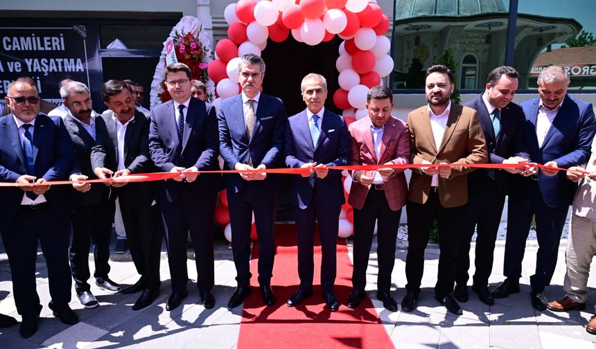 Acıgöl'de Çarşı Camii Külliye Hizmet Binası Açıldı