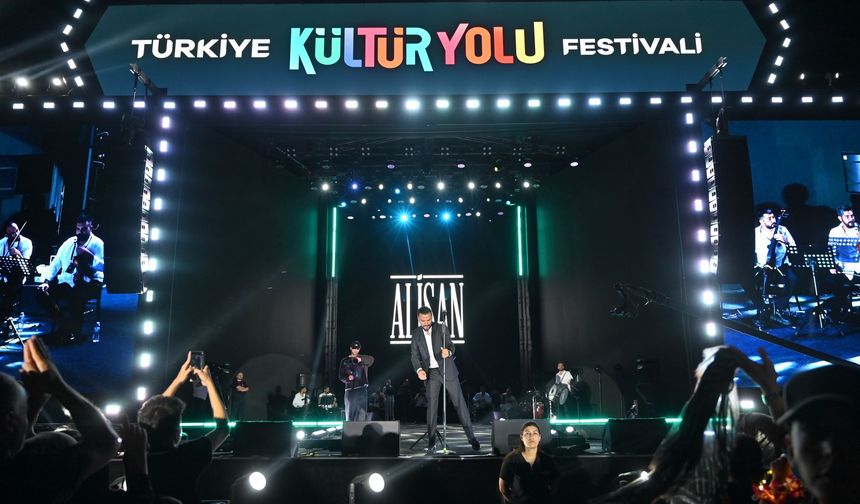Alişan, Nevşehirli Hayranlarıyla Kültür Yolu Festivali’nde Buluştu