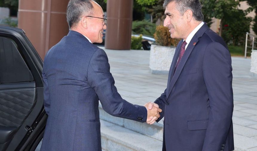 Kore Cumhuriyeti Türkiye Büyükelçisi Sukjong Boo’dan NEVÜ Rektörü Aktekin’e Ziyaret