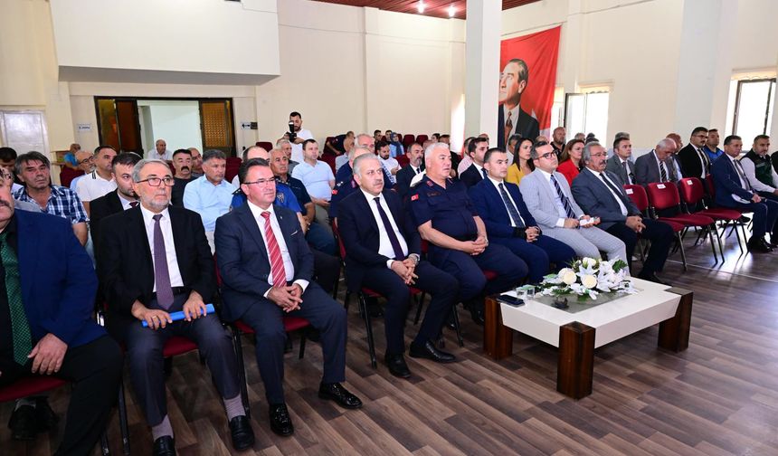 Vali Hüseyin Kök, Avanos'ta Muhtarlarla Değerlendirme Toplantısına Katıldı