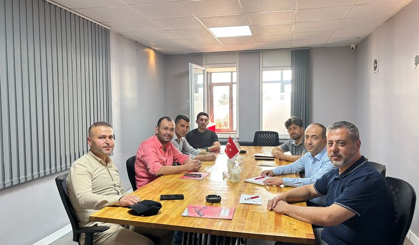 Milletvekili Süleyman Özgün ve Merkez İlçe Başkanı Serhat Sonugelen’den Saatci Makinaya Ziyaret